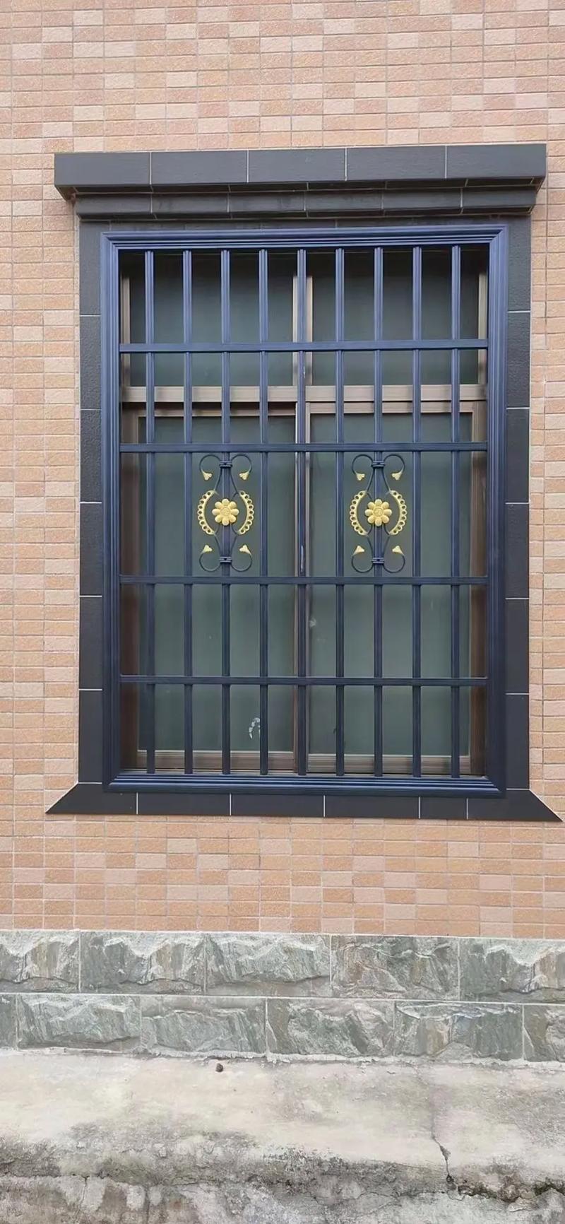 安丽铝合金防盗网窗花安装效果图，美观安全双重守护